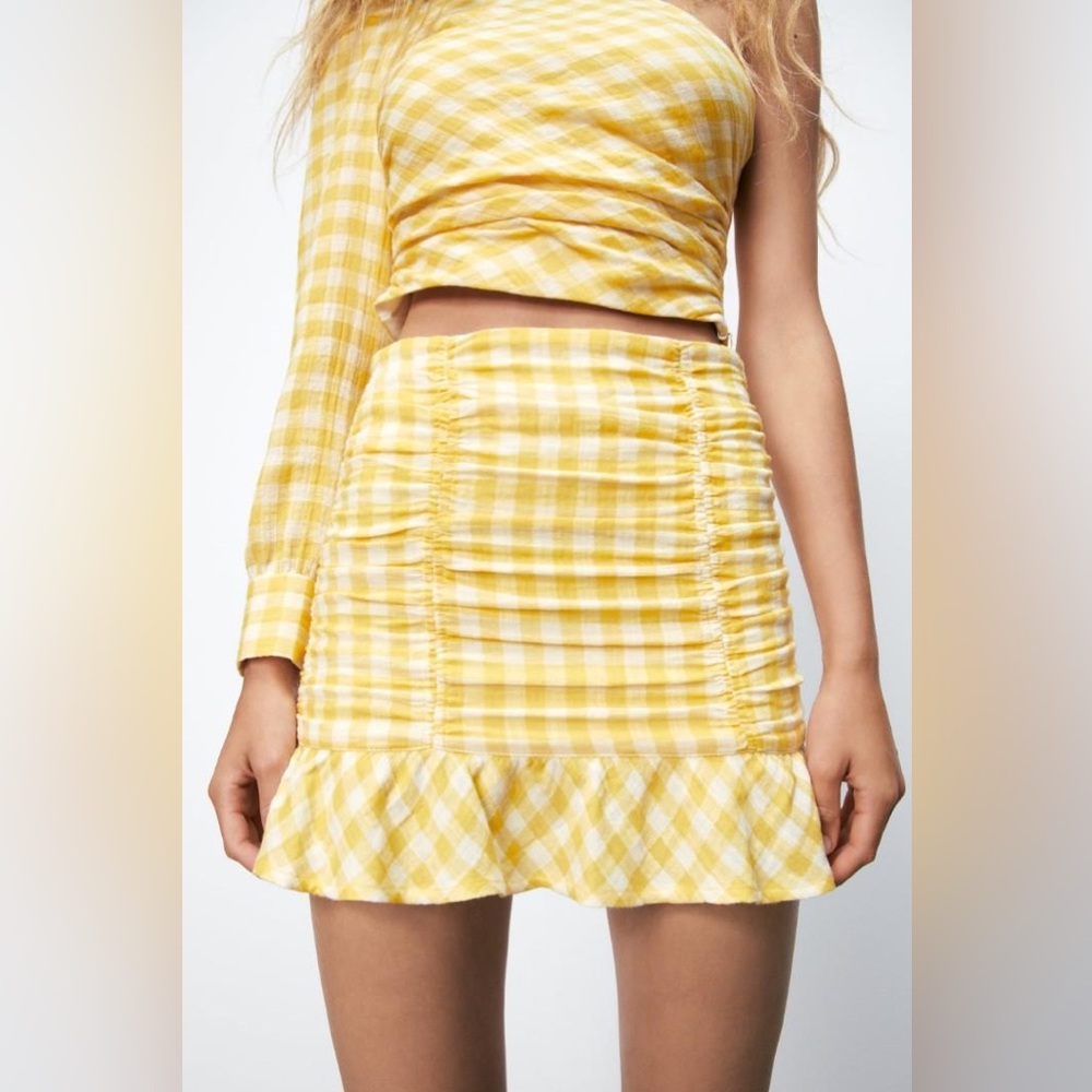 Zara Gingham Ruched Mini Skirt - Picture 3 of 13